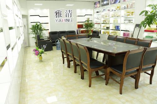 切身到化妆品生产现场,室验室,真实的去了解产品本身,从中你可以切身